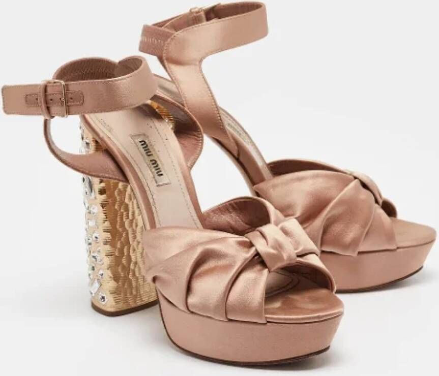 Miu Pre-owned Satin sandals Beige Dames