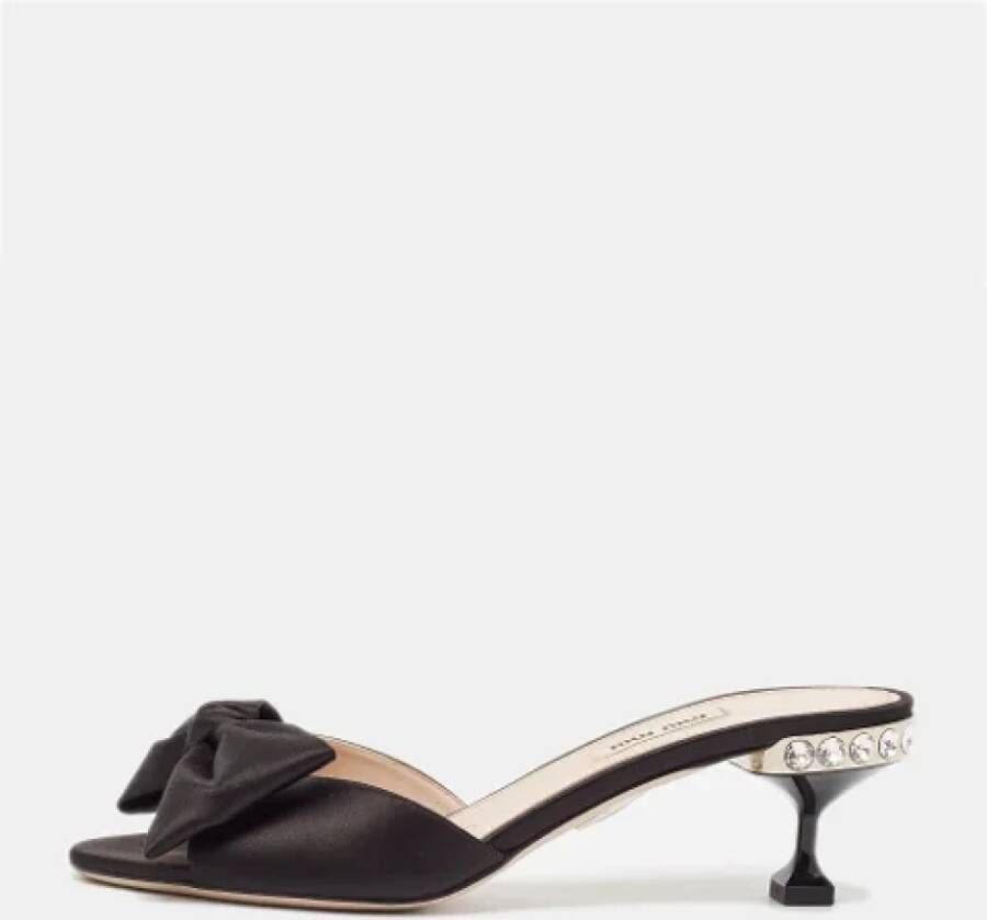 Miu Pre-owned Satin sandals Black Dames