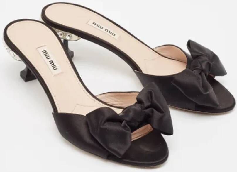 Miu Pre-owned Satin sandals Black Dames