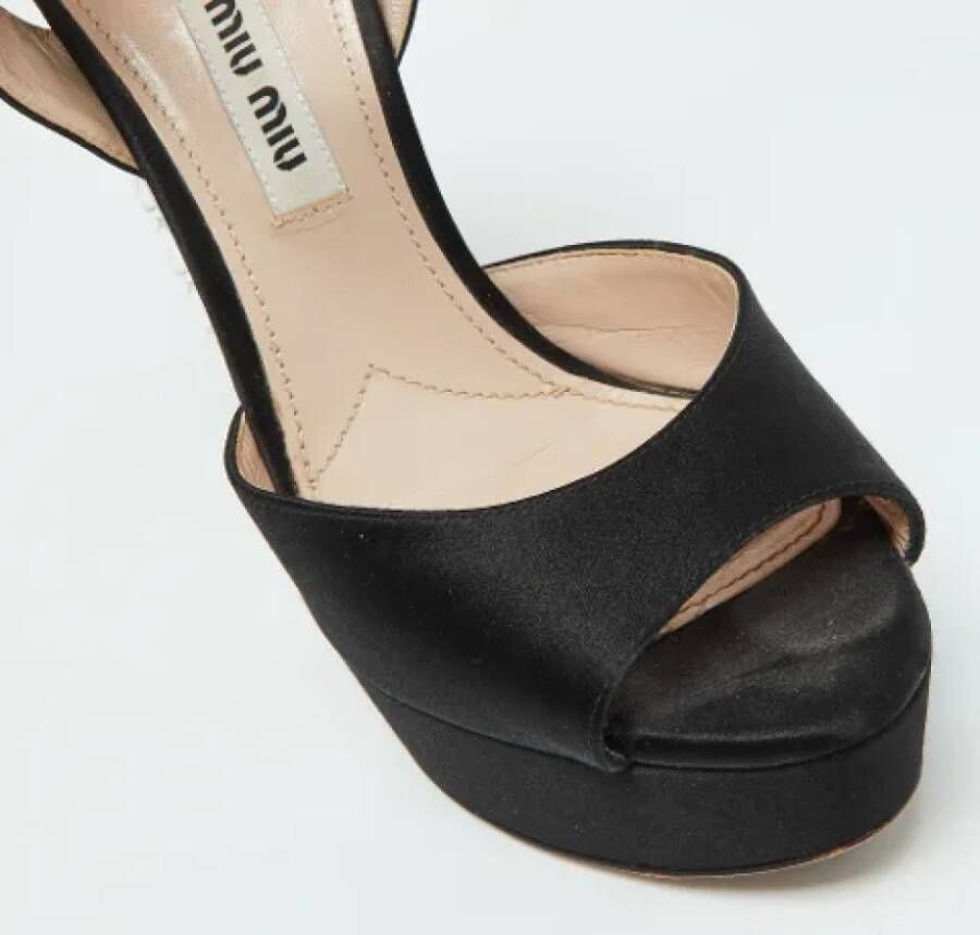 Miu Pre-owned Satin sandals Black Dames