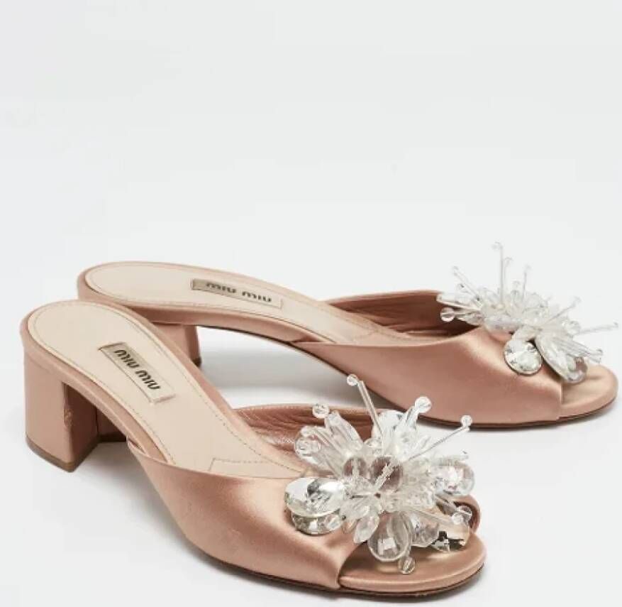 Miu Pre-owned Satin sandals Pink Dames