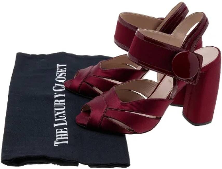 Miu Pre-owned Satin sandals Red Dames