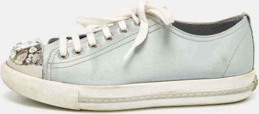 Miu Pre-owned Satin sneakers Gray Dames