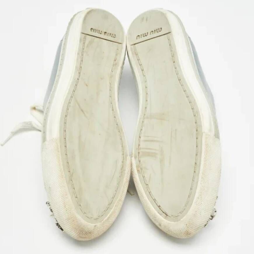 Miu Pre-owned Satin sneakers Gray Dames