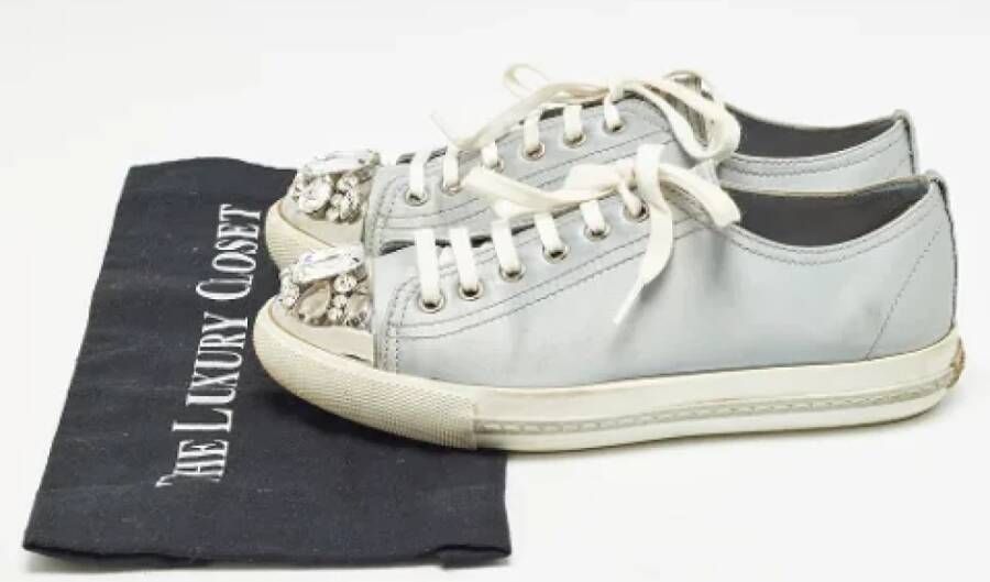 Miu Pre-owned Satin sneakers Gray Dames