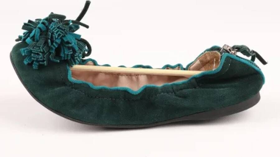 Miu Pre-owned Suede flats Green Dames