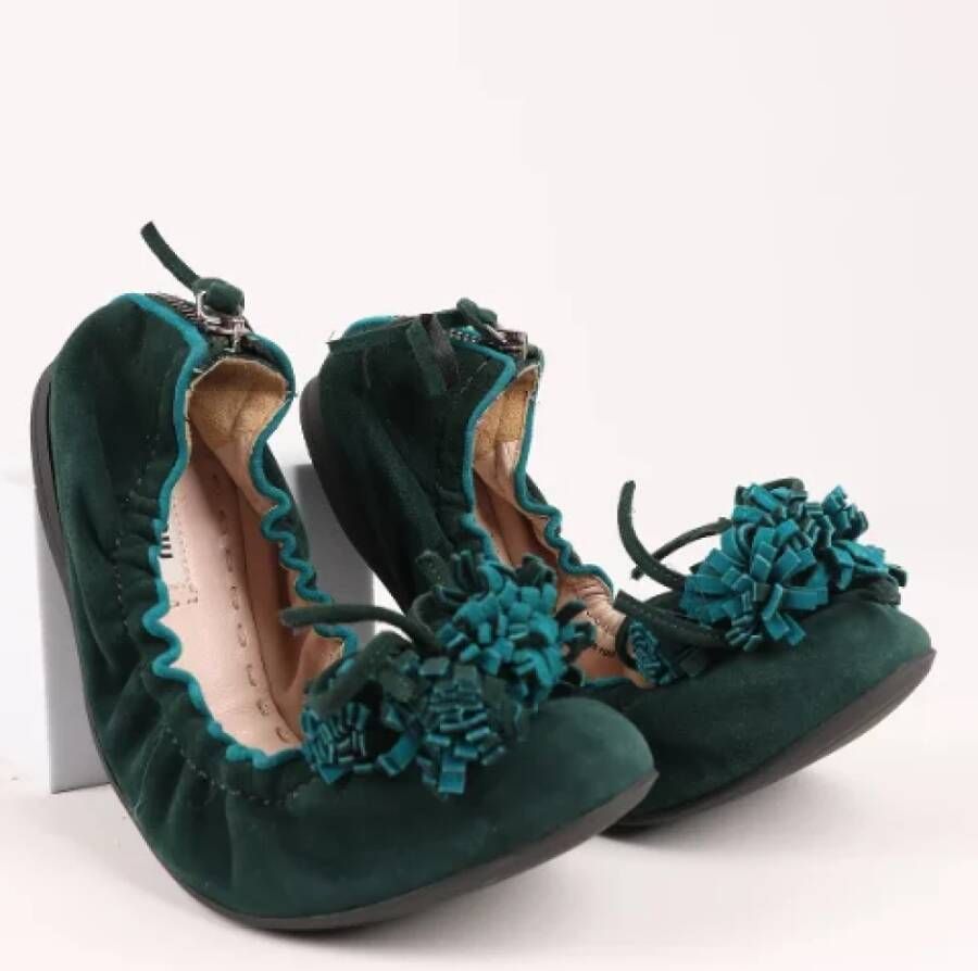 Miu Pre-owned Suede flats Green Dames