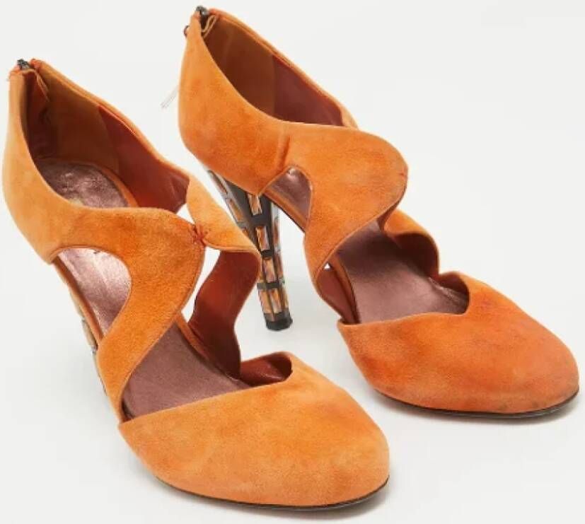 Miu Pre-owned Suede heels Orange Dames