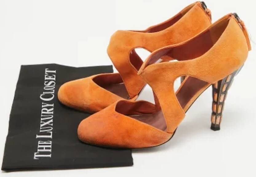 Miu Pre-owned Suede heels Orange Dames