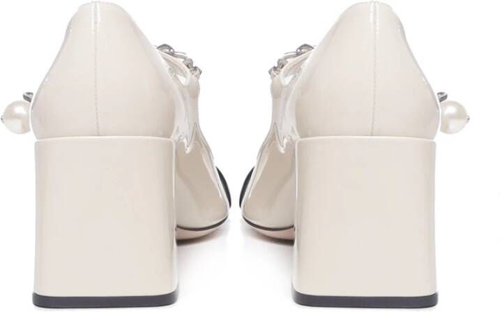 Miu Schoenen met metalen ketting en kunstparel White Dames