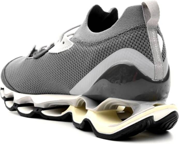 Mizuno Geperforeerde Leren en Stoffen Sneakers Gray Heren