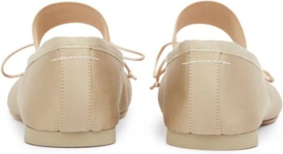 MM6 Maison Margiela Platte schoenen voor vrouwen Beige Dames