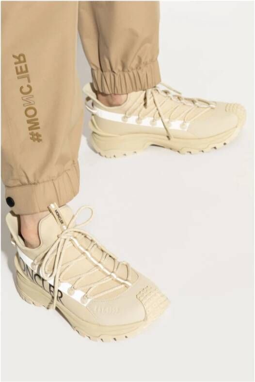 Moncler Beige Sneakers met Logo Print Beige Dames