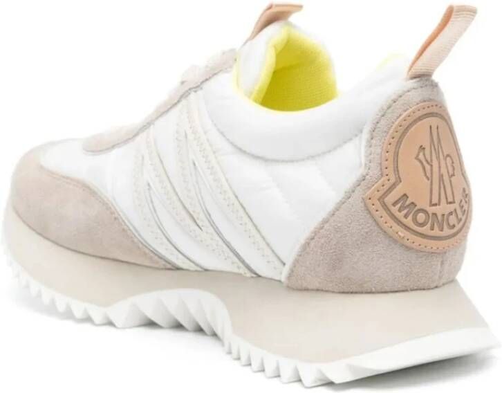 Moncler Logo Sneakers Wit Beige Rubberen Zool White Dames