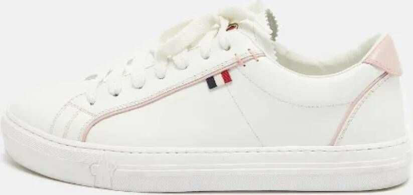 Moncler Pre-owned Fabric sneakers White Dames