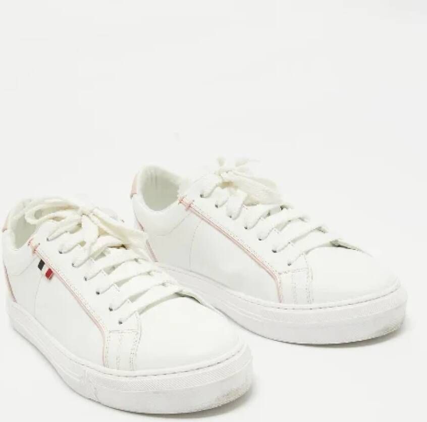 Moncler Pre-owned Fabric sneakers White Dames