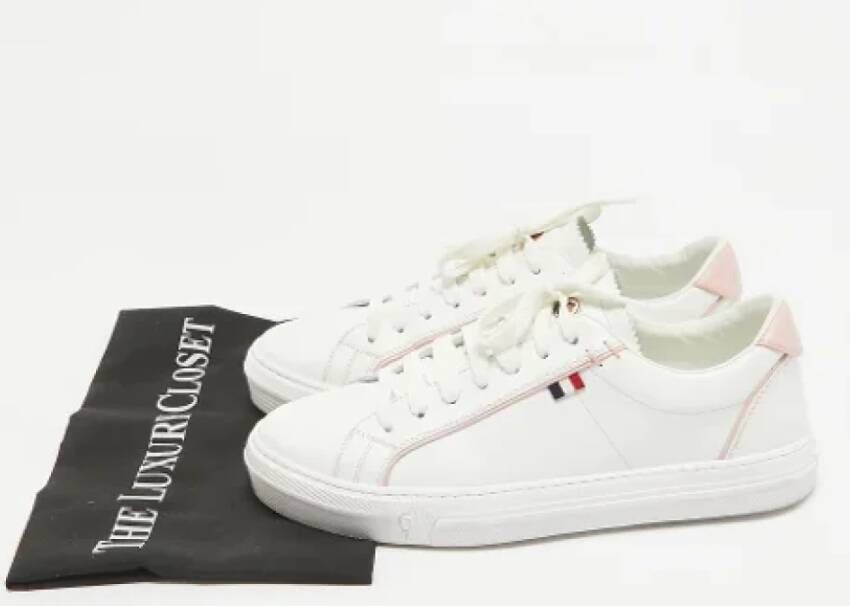 Moncler Pre-owned Fabric sneakers White Dames