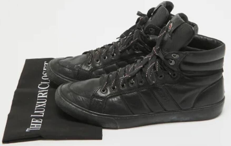 Moncler Pre-owned Leather sneakers Black Heren