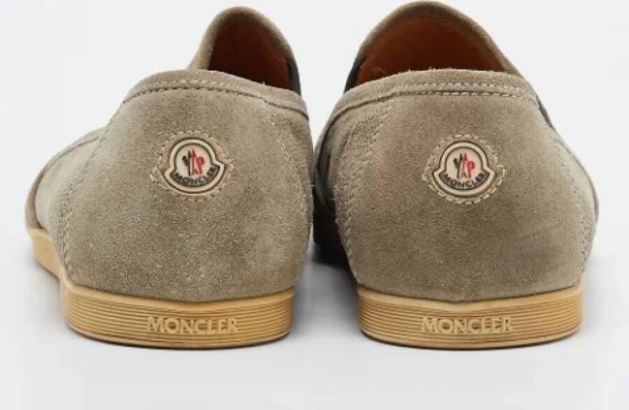 Moncler Pre-owned Suede sneakers Gray Heren