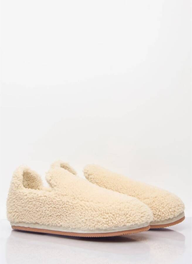 Moncler Shearling Flats met Achterlogo Patch Beige Dames