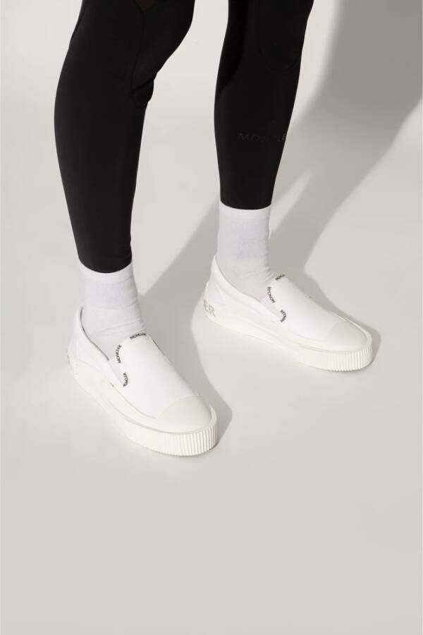 Moncler Witte Slip-On Trainers met Tri Design Wit Dames