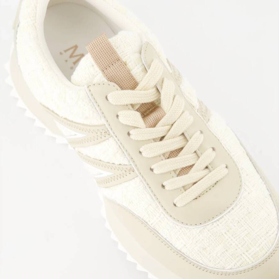 Moncler Stijlvolle Sneakers met Vetersluiting Beige Dames