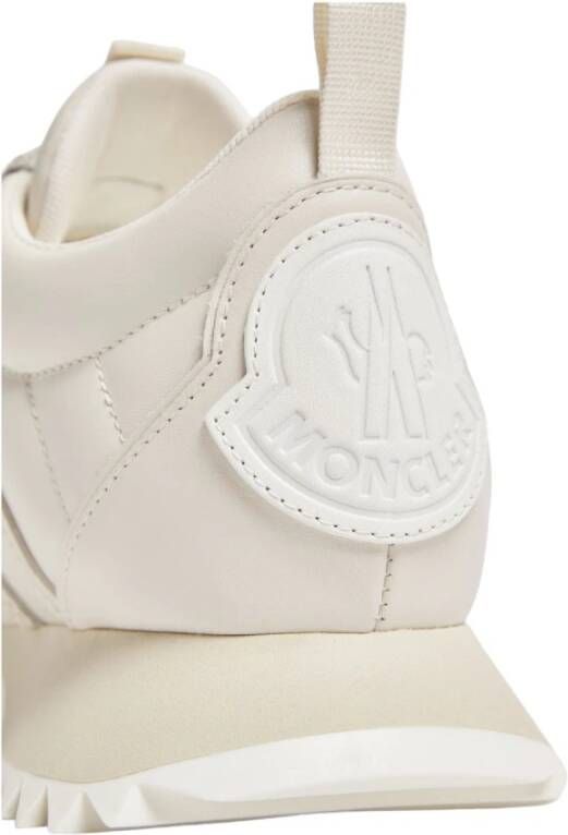 Moncler Witte City Trainer met M-vormige Accent Beige Dames