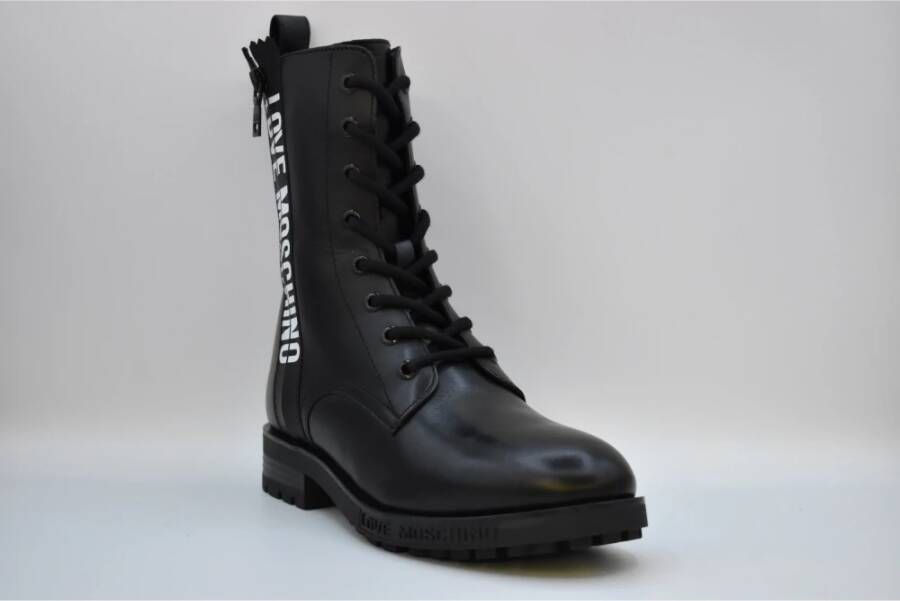 Moschino Zwarte Veterschoenen voor Dames Aw21 Black Dames