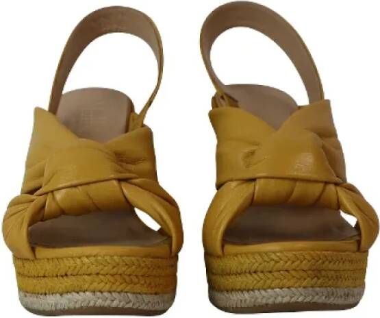 Mulberry Pre-owned Leather sandals Yellow Dames