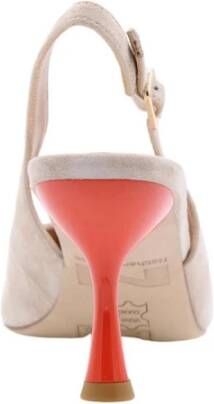 Nathan-Baume Verhoog je stijl met Slingback Pumps Beige Dames