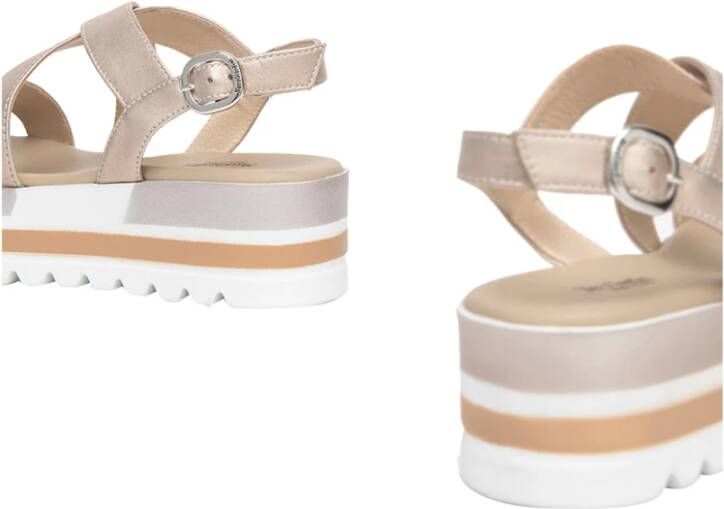 Nerogiardini Gouden Lage Hak Sandalen Beige Dames