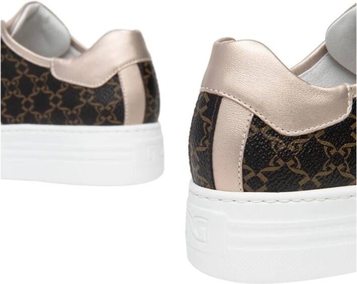 Nerogiardini Gouden Sneakers Leren Casual Stijl Multicolor Dames