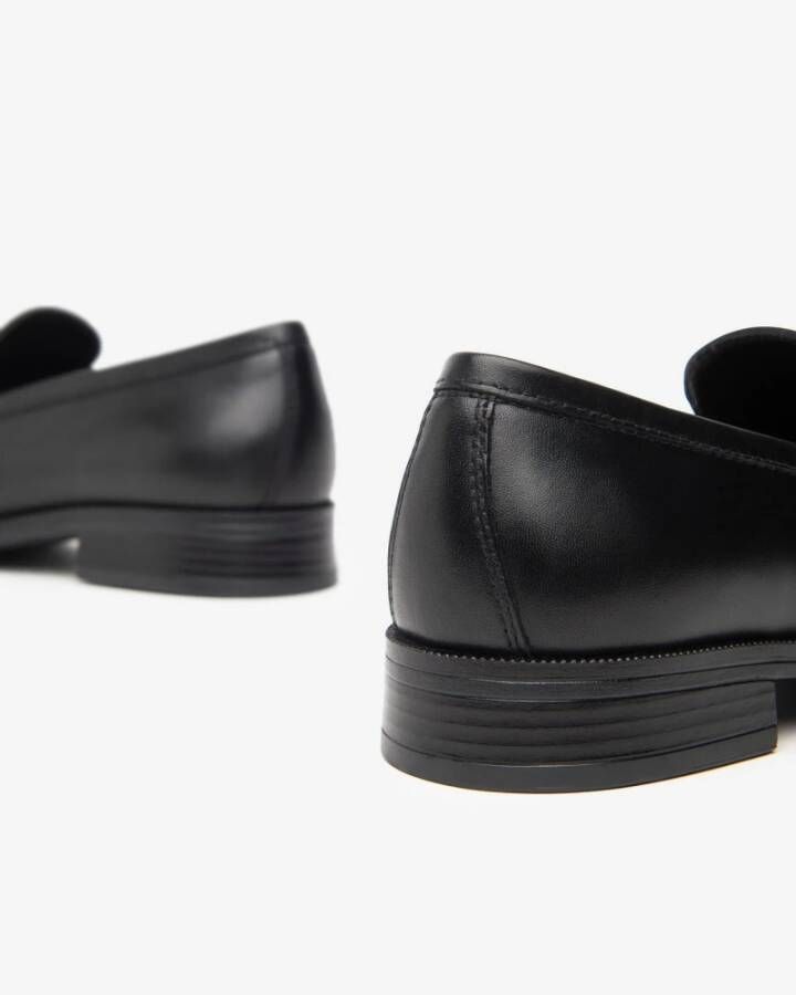 Nerogiardini Leren damesloafers met metalen klem Black Dames