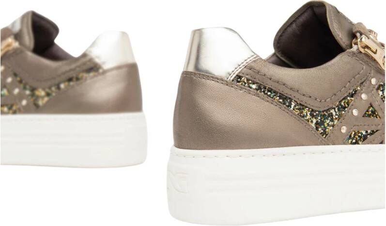 Nerogiardini Luxe Sneaker met Metallic Platform Sole Brown Dames