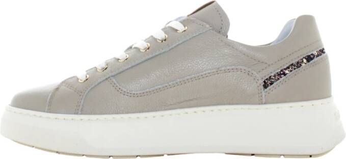 Nerogiardini Zwarte sneakers voor vrouwen Beige Dames