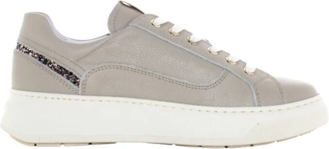 Nerogiardini Zwarte sneakers voor vrouwen Beige Dames