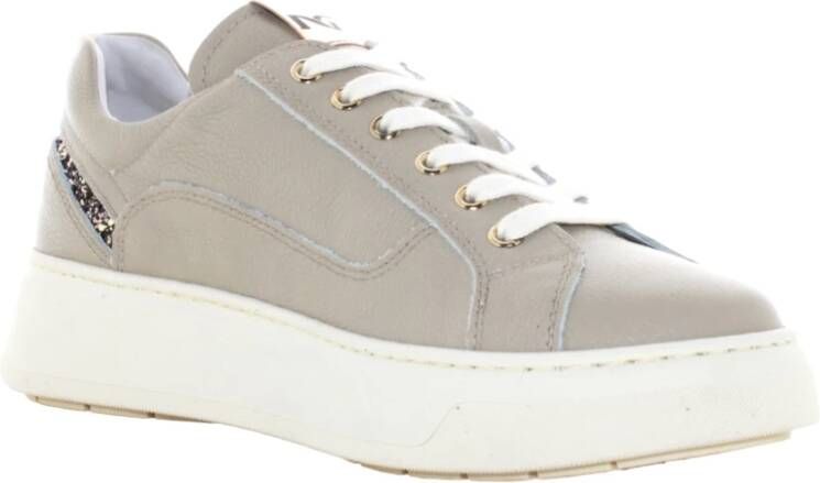 Nerogiardini Zwarte sneakers voor vrouwen Beige Dames