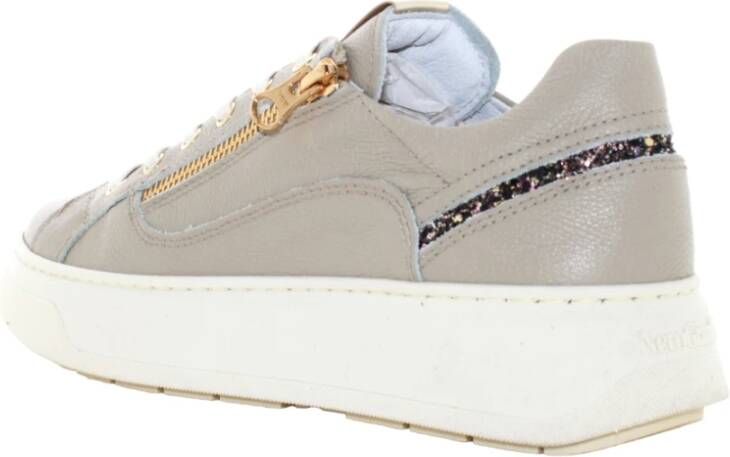 Nerogiardini Zwarte sneakers voor vrouwen Beige Dames