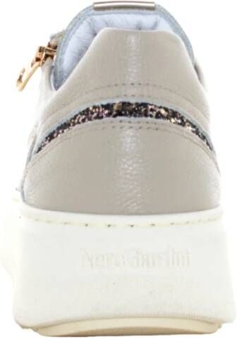 Nerogiardini Zwarte sneakers voor vrouwen Beige Dames