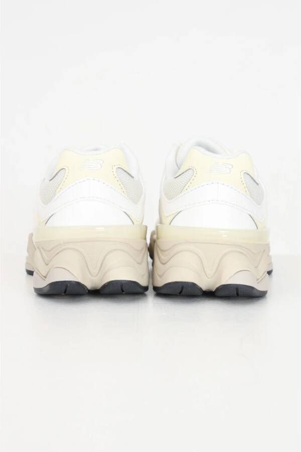 New Balance 9060 Ivoor Dames Sneakers Beige Dames