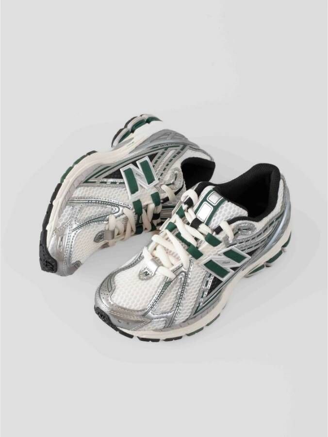 New Balance Retrostijl Hardloopschoenen met Moderne Technologie Gray Dames