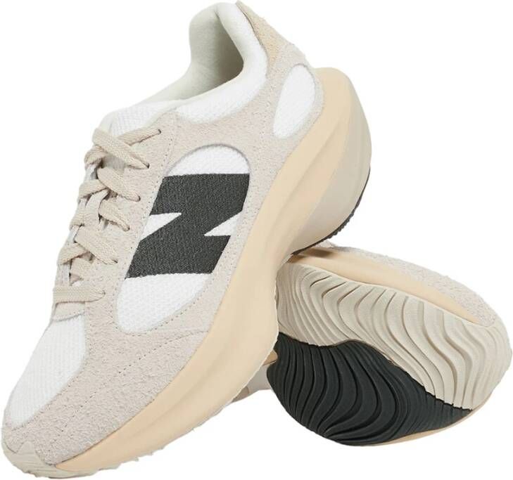 New Balance Slangenprint Runner Sneakers Beige Dames