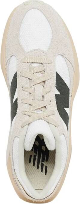 New Balance Slangenprint Runner Sneakers Beige Dames