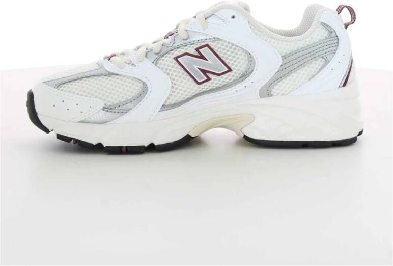 New Balance Stijlvolle Rode Sneakers voor Vrouwen White Dames