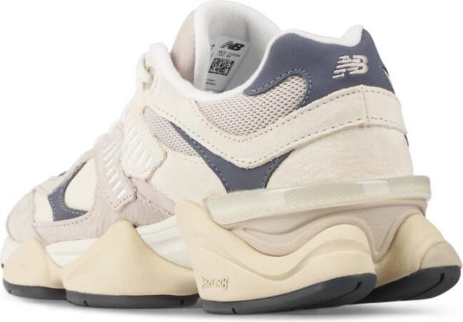 New Balance Stijlvolle Sneakers voor Actieve Levensstijl Beige Heren