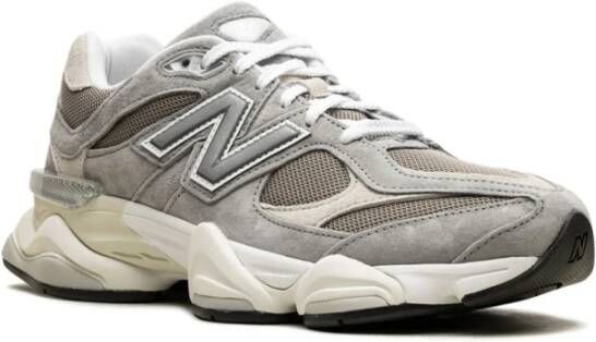 New Balance Stijlvolle Sneakers voor Actieve Levensstijl Beige Heren