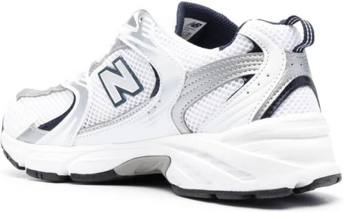 New Balance Stijlvolle Sneakers voor Actieve Levensstijl White Dames