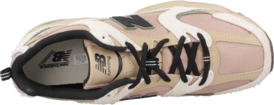 New Balance Stijlvolle Sneakers voor Mannen Beige Heren