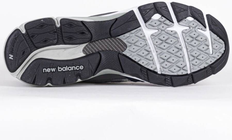 New Balance Stijlvolle Sneakers voor Mannen en Vrouwen Gray Heren