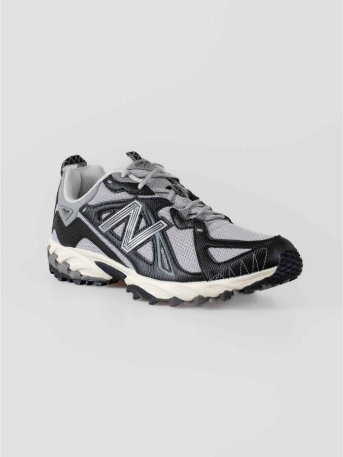 New Balance Trailstijl Sneakers voor Stedelijke Look Gray Heren